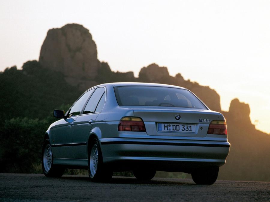  BMW 535i Sedan 1996 года  (фото 2 из 2)